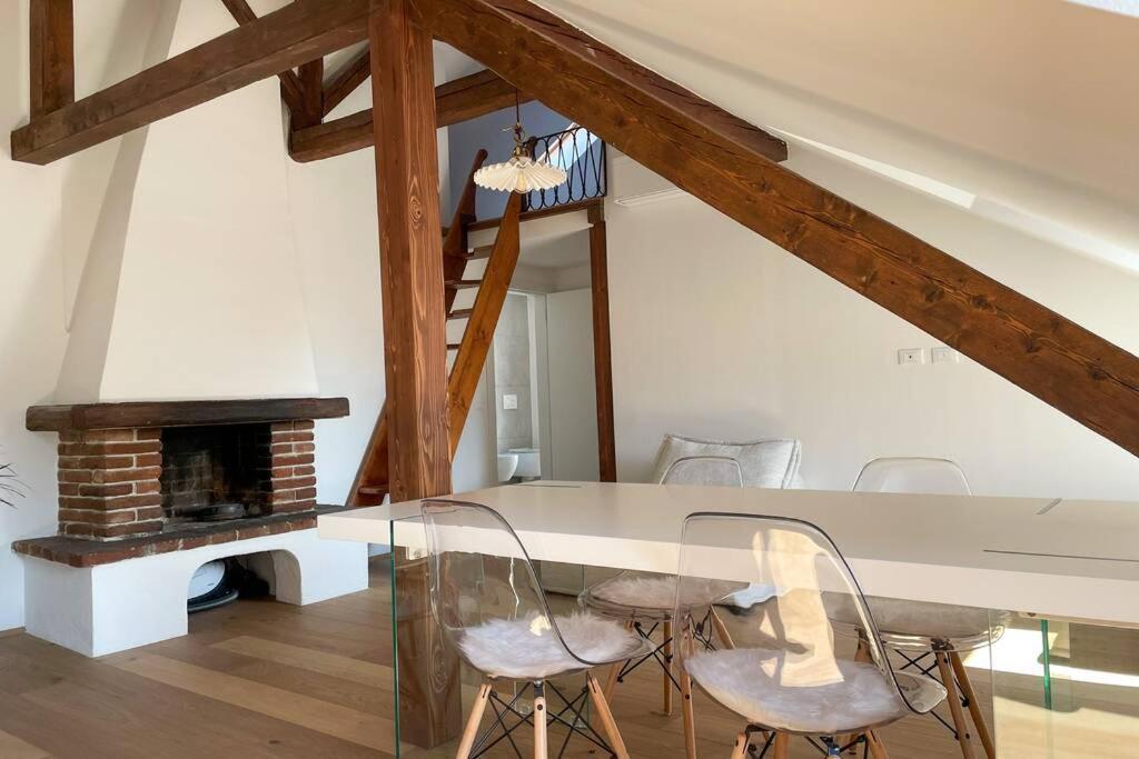 Design Apartment In The Heart Of 볼차노 외부 사진
